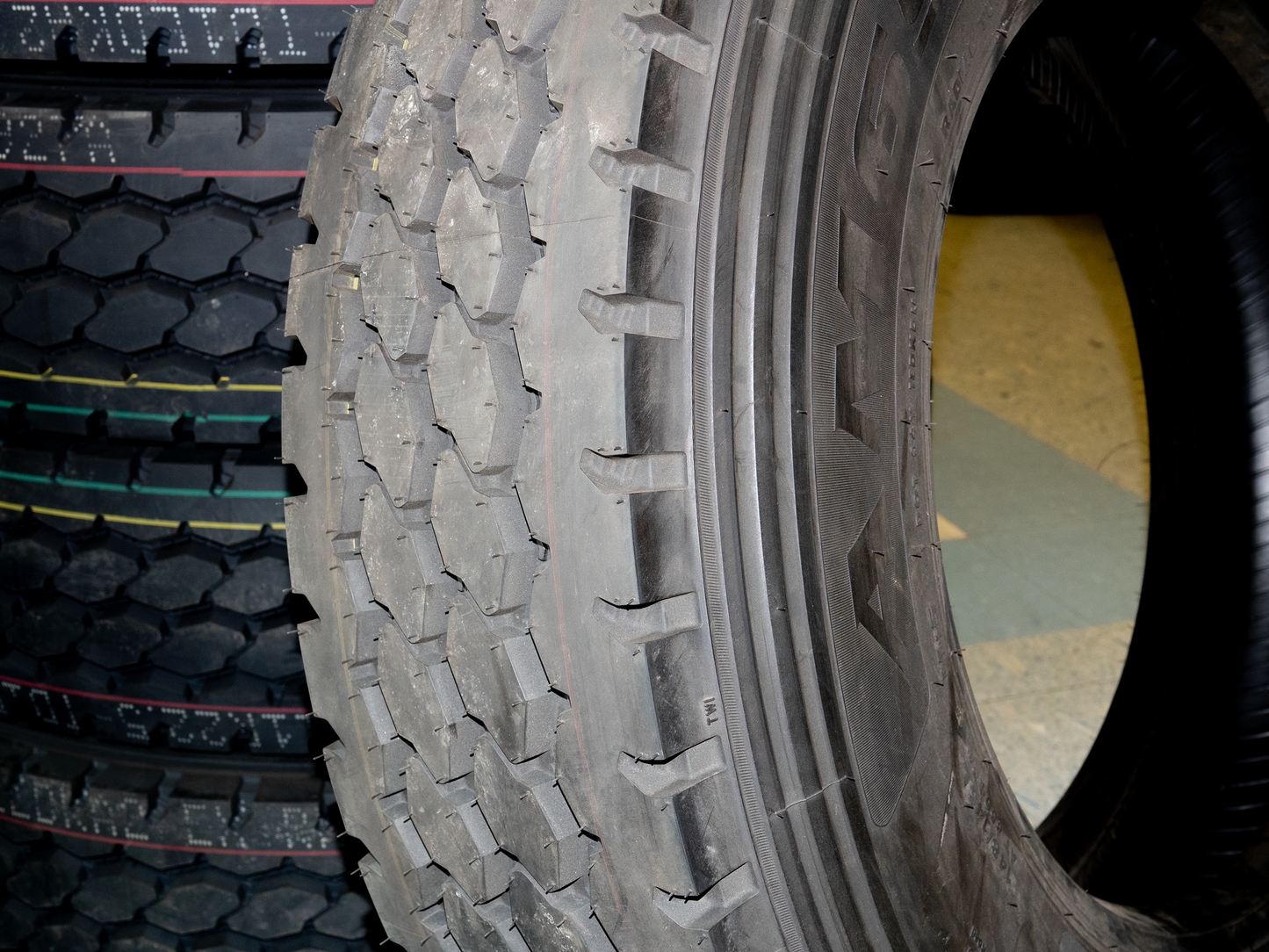 Durun AM69 All Position Truck Tires