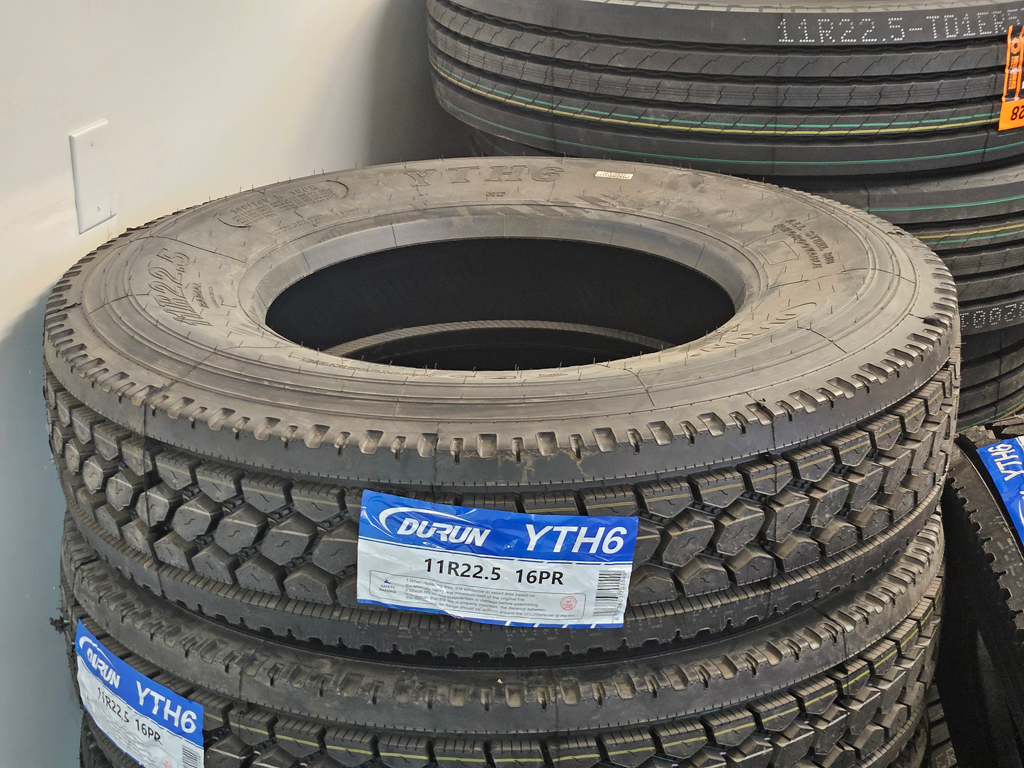 Durun YTH6 Drive Truck Tires