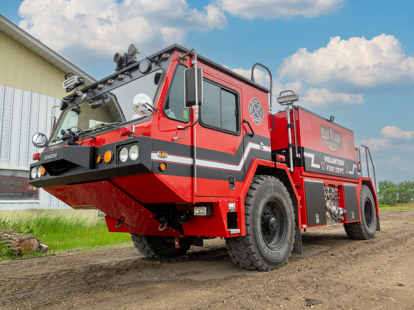 1995 Oshkosh T-1000C Aircraft Rescue & Fire Fighting Truck - Call for Price