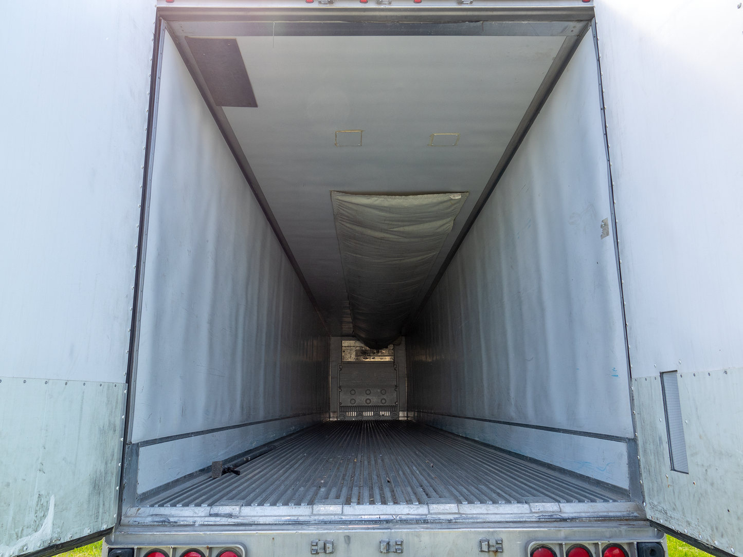 2015 Utility 3000R Refrigerated Semi-Trailer